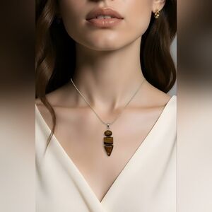 Sterling Silver 925 Pendant With Semiprecious Stones.